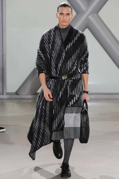 Look 14